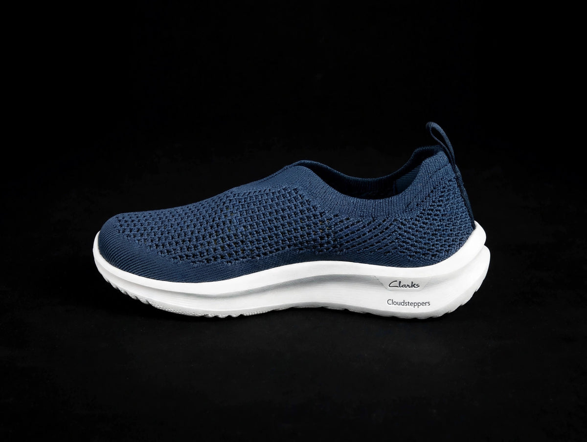 Clarks Cloudsteppers "Solevana Knit" — Navy — Women's 8W