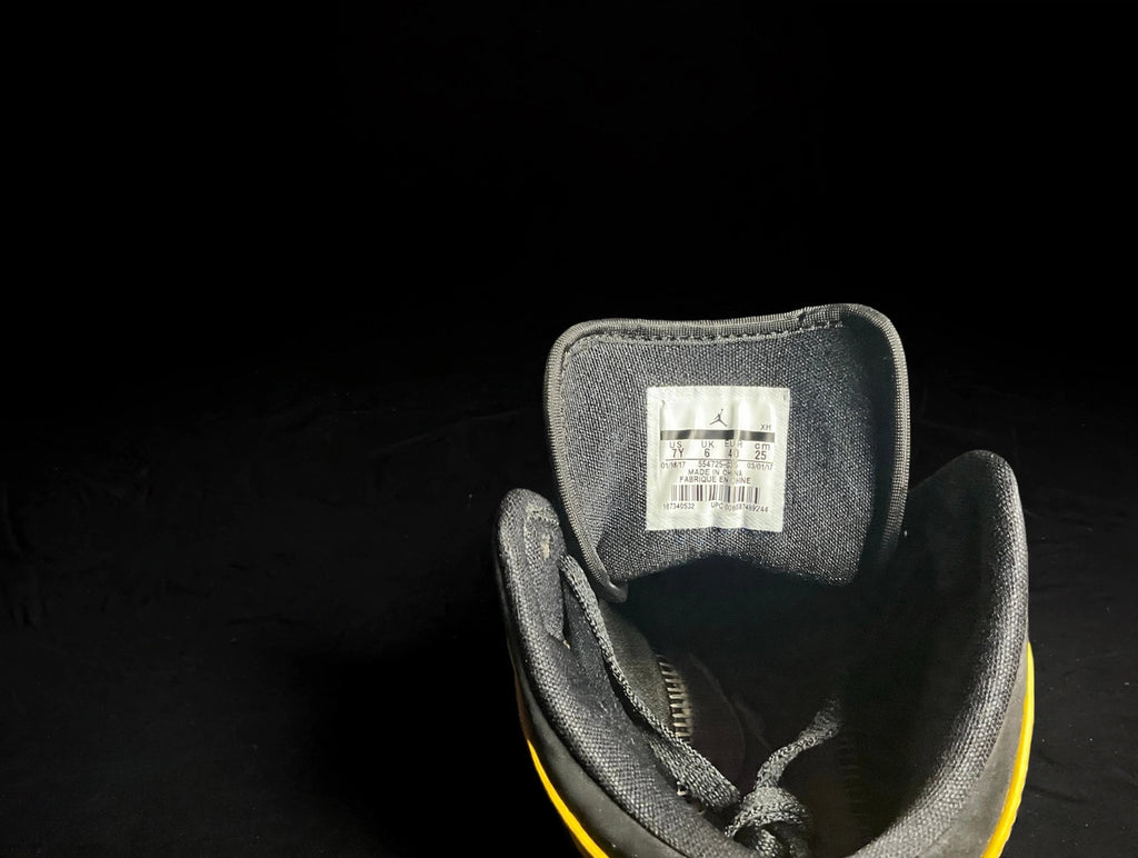 Air Jordan 1 Mid GS New Love 2017 554725-035 — label detail