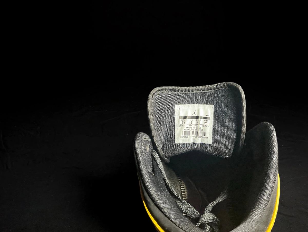 Air Jordan 1 Mid GS New Love 2017 554725-035 — label detail