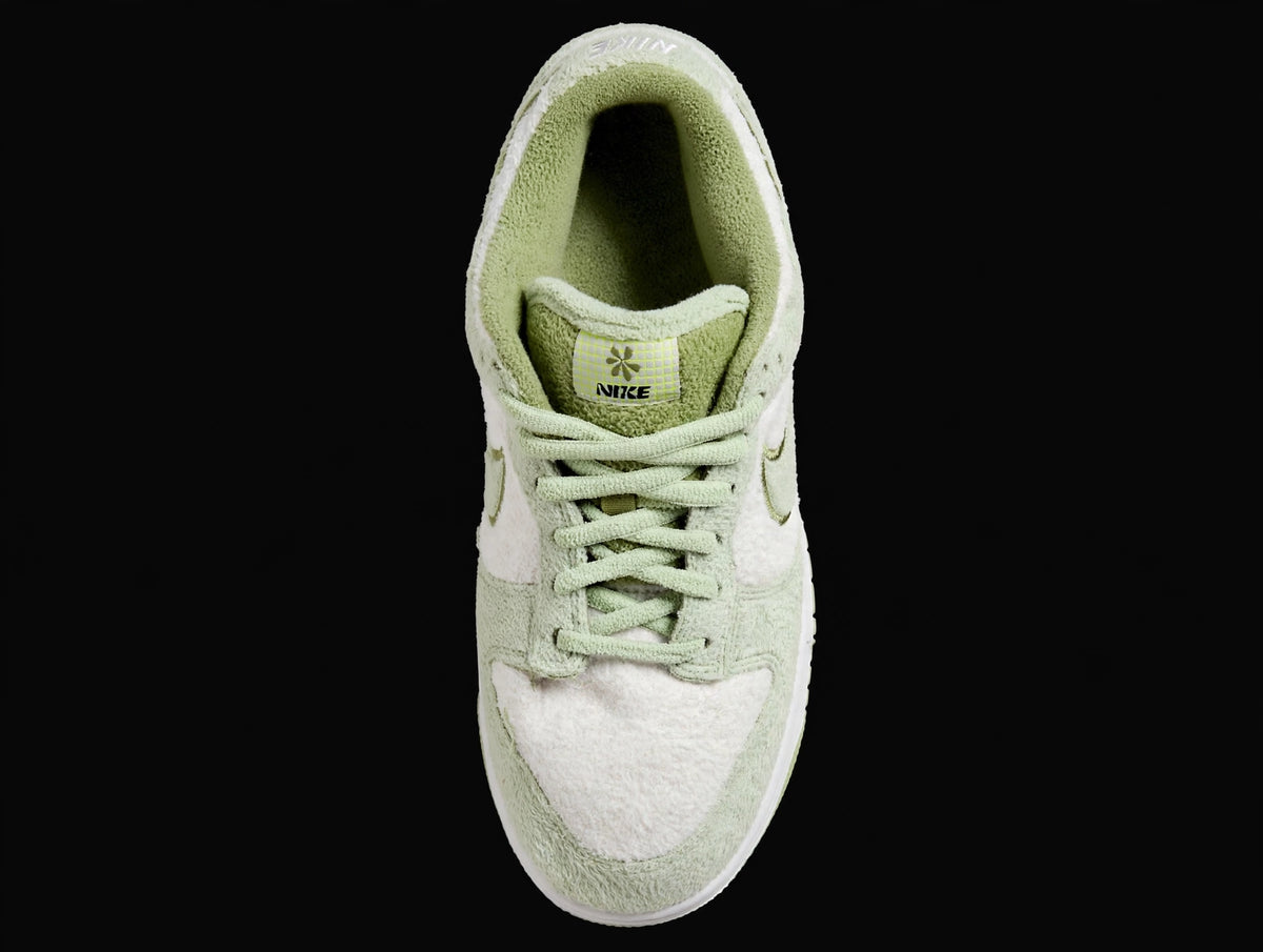 Nike Dunk Low SE "Fleece Pack – Honeydew" — Women's 10 (DQ7579-300)