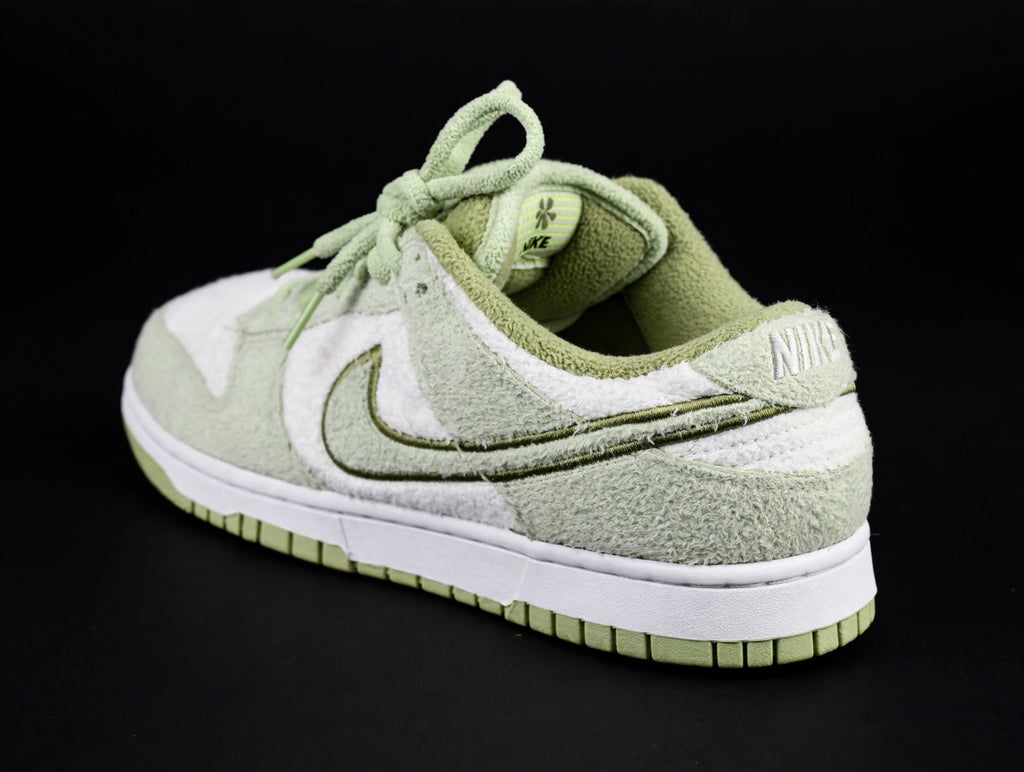 Nike Dunk Low SE "Fleece Pack – Honeydew" — Women's 10 (DQ7579-300)