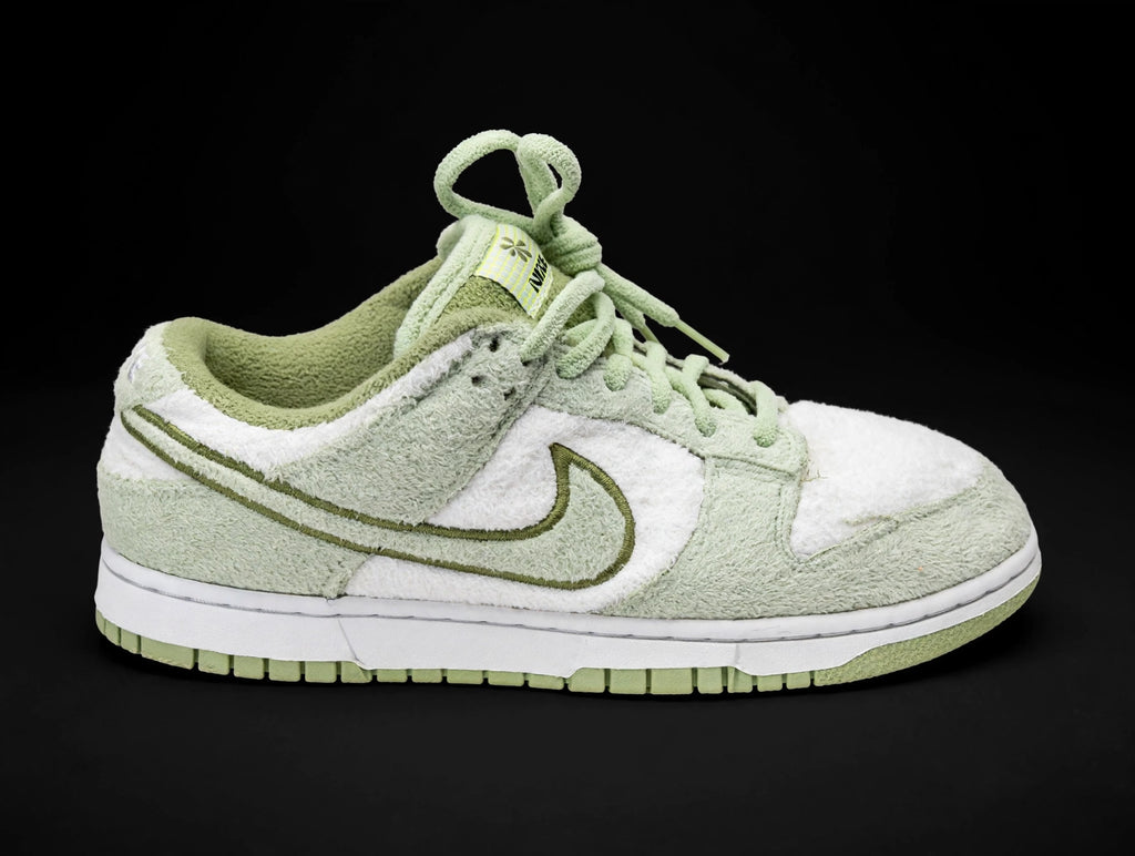 Nike Dunk Low SE "Fleece Pack – Honeydew" — Women's 10 (DQ7579-300)