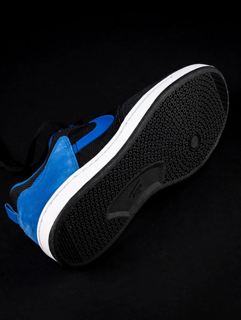 Nike SB Alleyoop "Black Hyper Royal" — Men's US 9 (CJ0882-004)