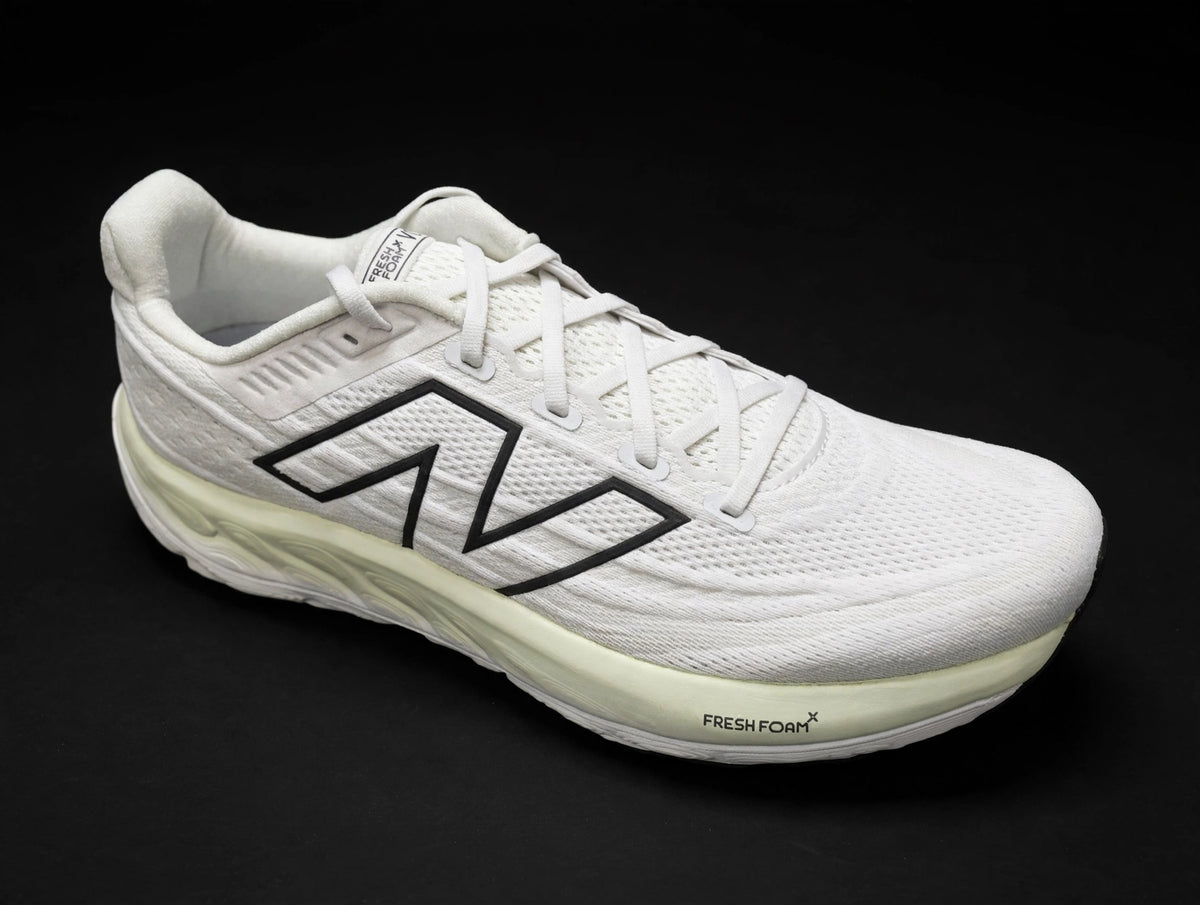 new-balance-vongo-v6-01-hero.webp