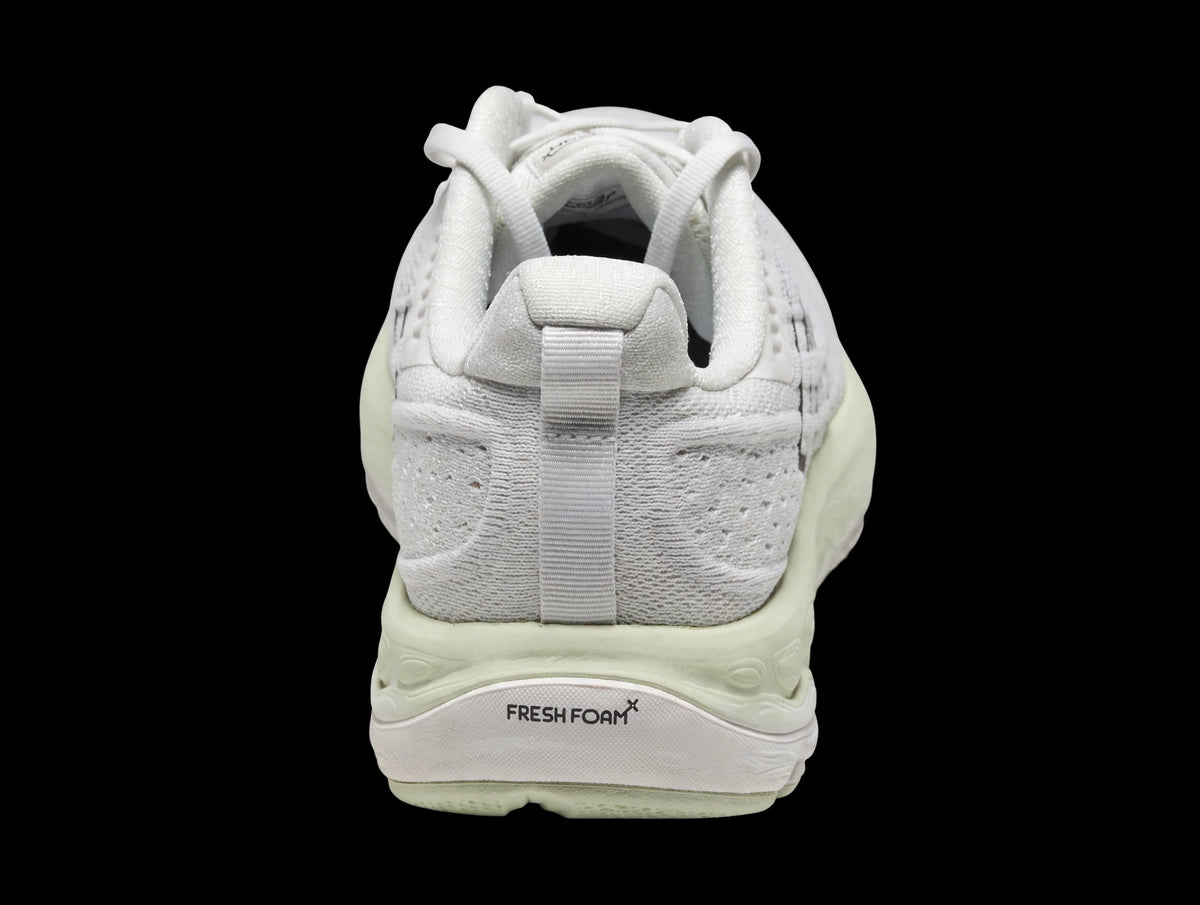 new-balance-vongo-v6-03-heel.webp