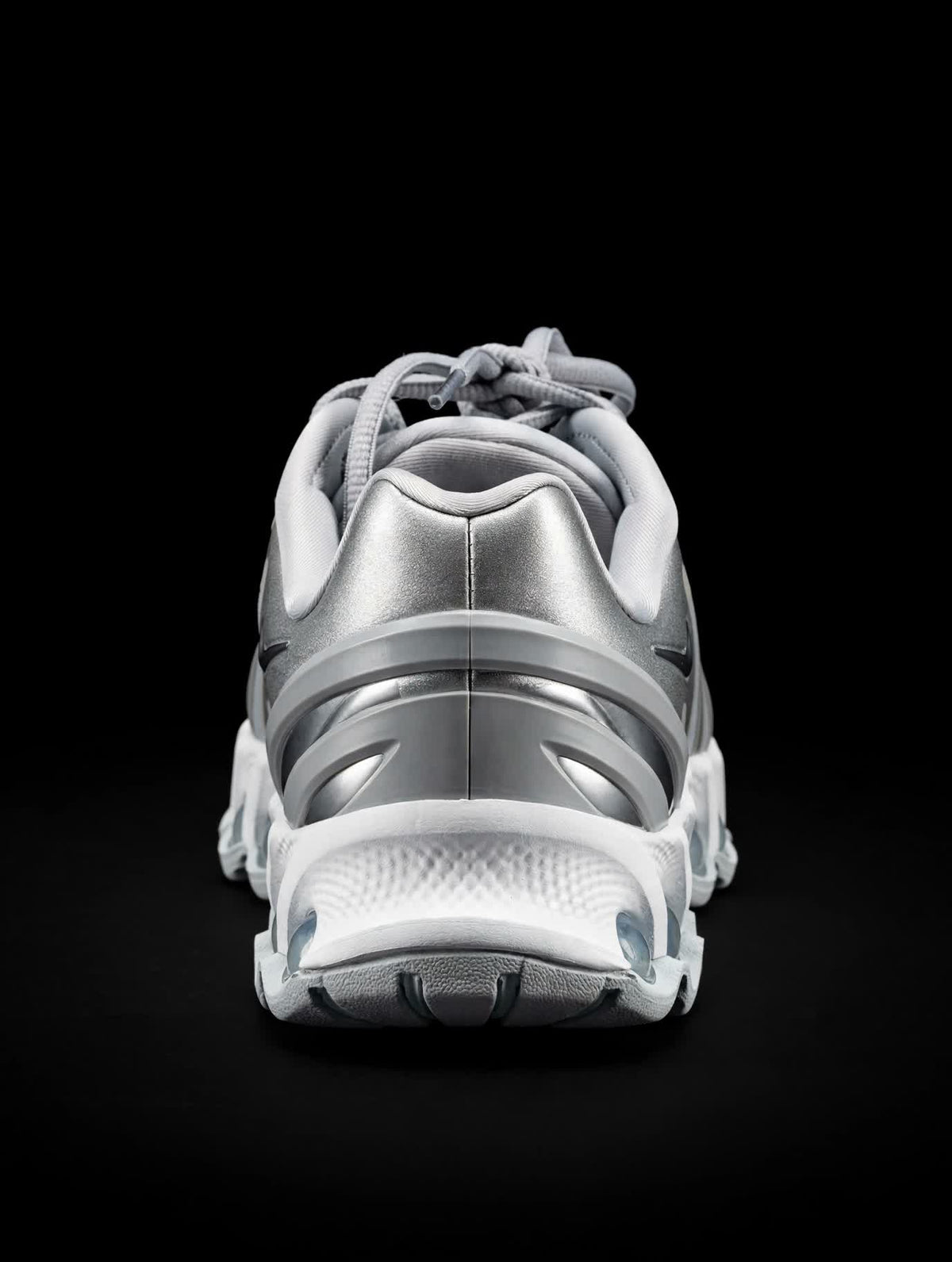 Nike Air Max Dn8 "Wolf Grey Metallic Silver" — Kids 5.5Y / Women's 7 - view 3