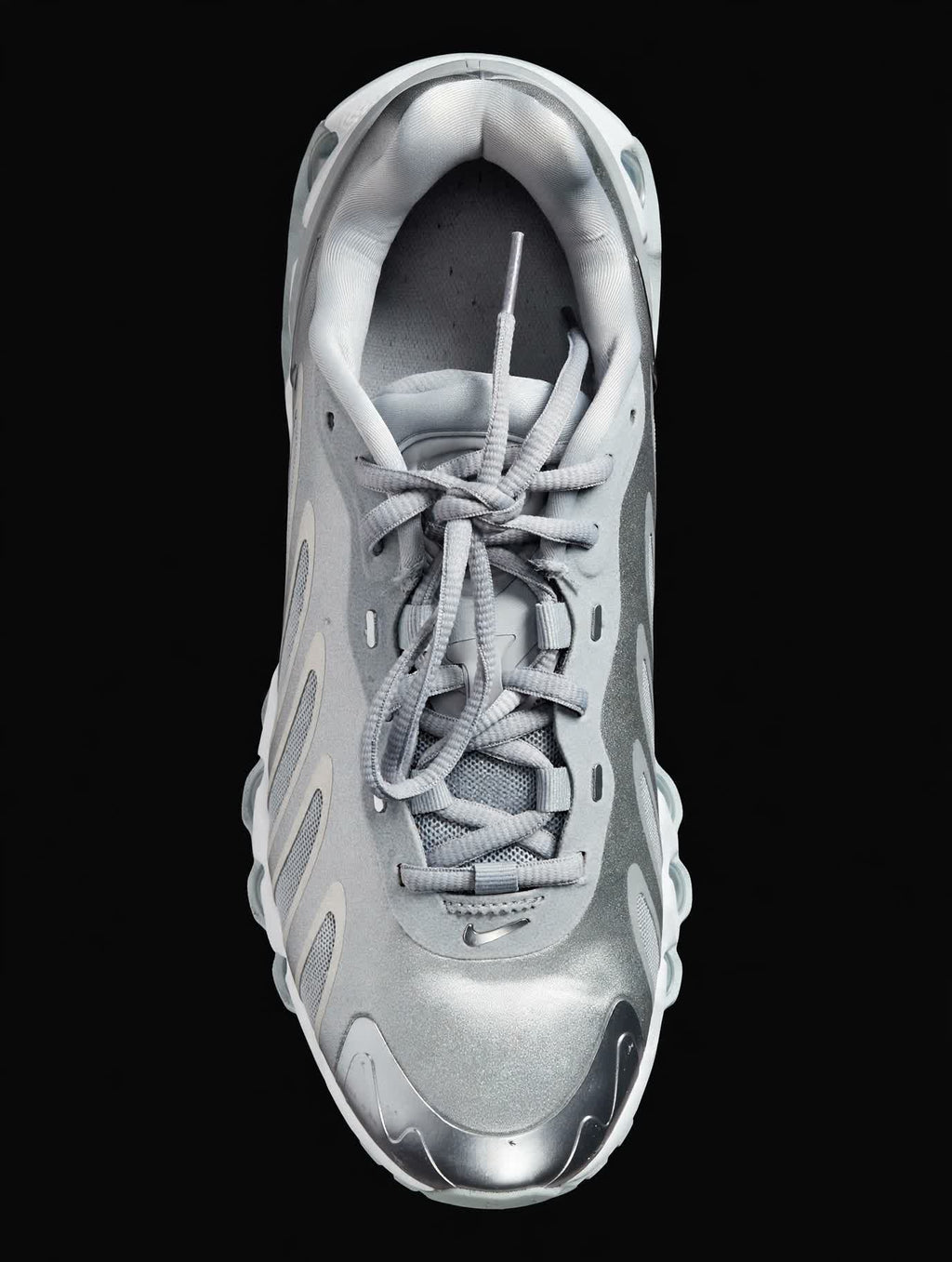 Nike Air Max Dn8 "Wolf Grey Metallic Silver" — Kids 5.5Y / Women's 7 - view 4