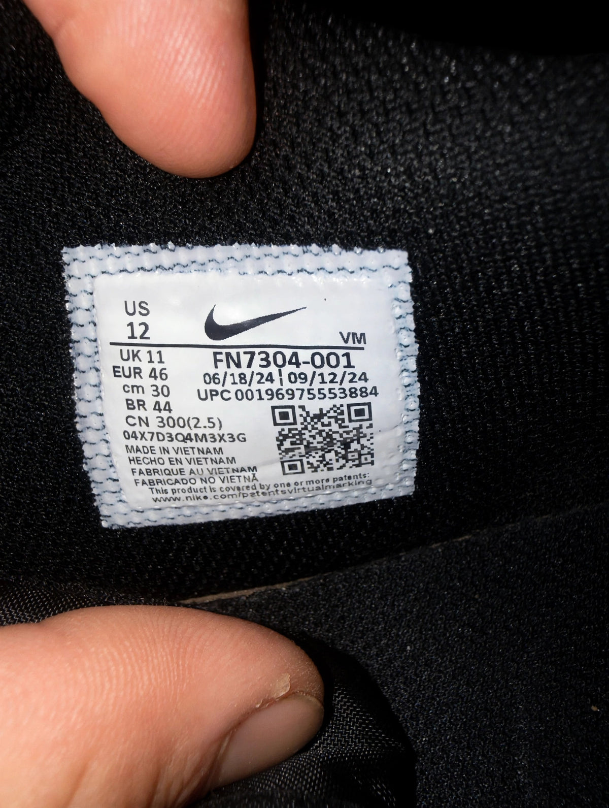 Nike Air Max Excee size tag