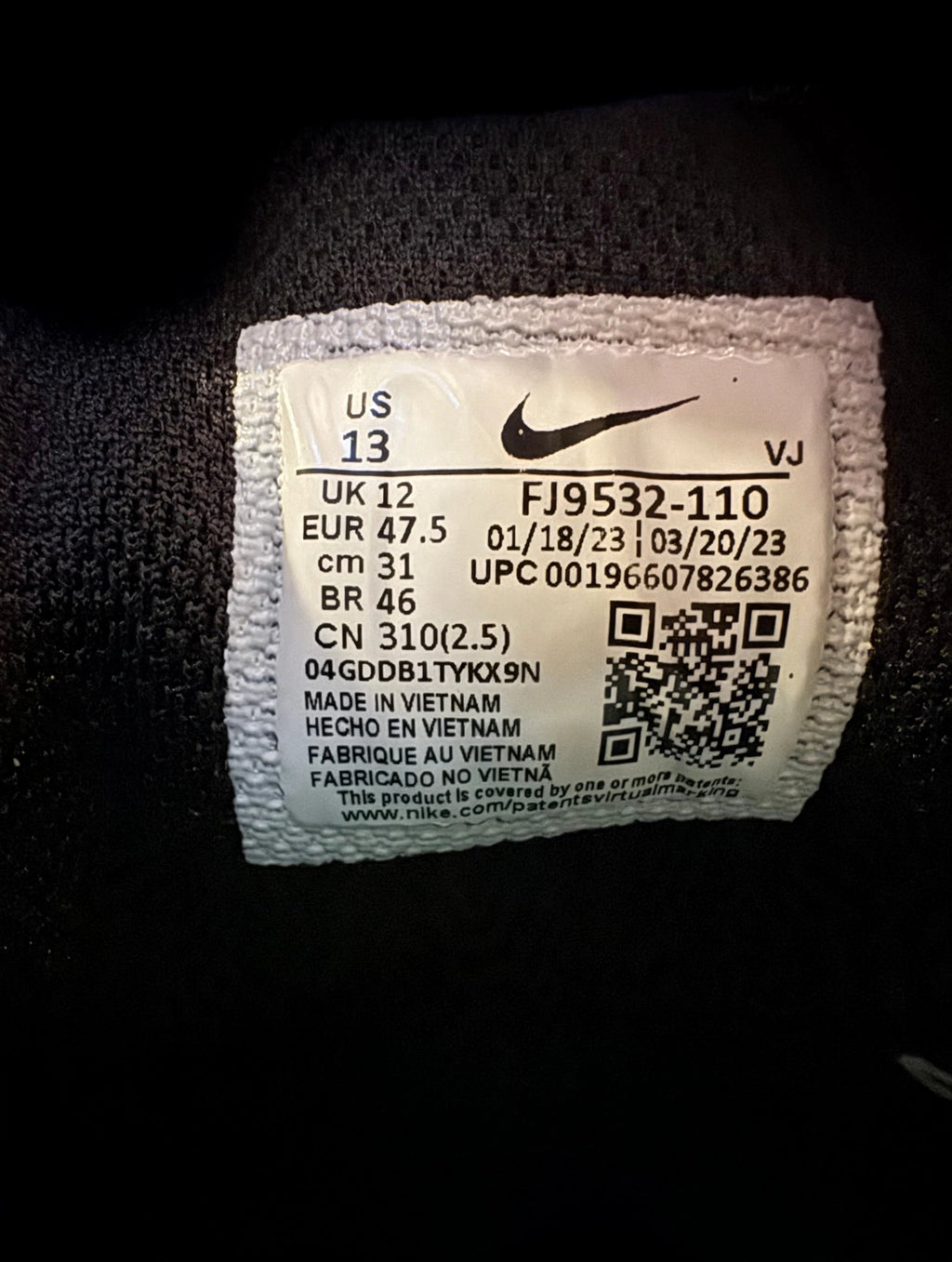 nike-tech-hera-02-sizetag.webp