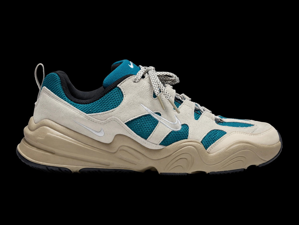 nike-tech-hera-06-medial.webp