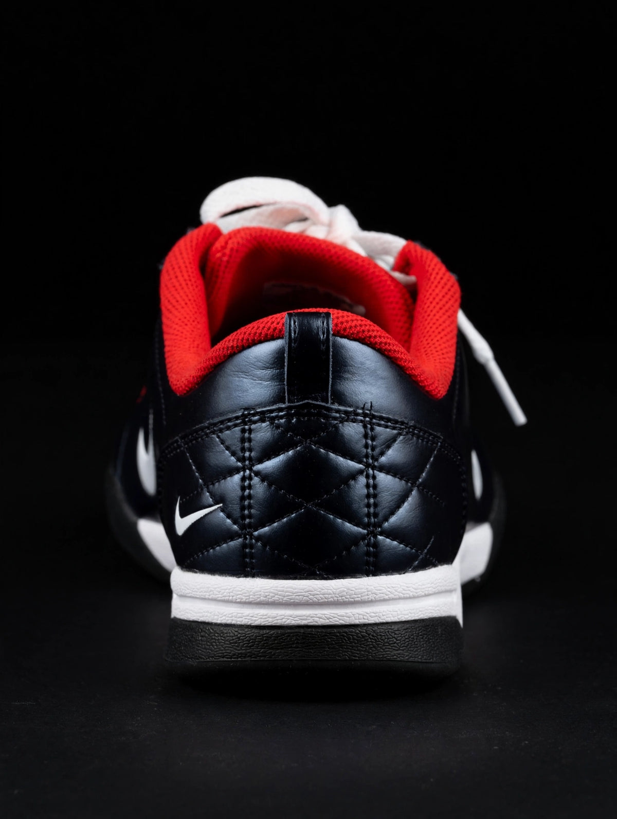 nike-total90-usa-03-heel.webp