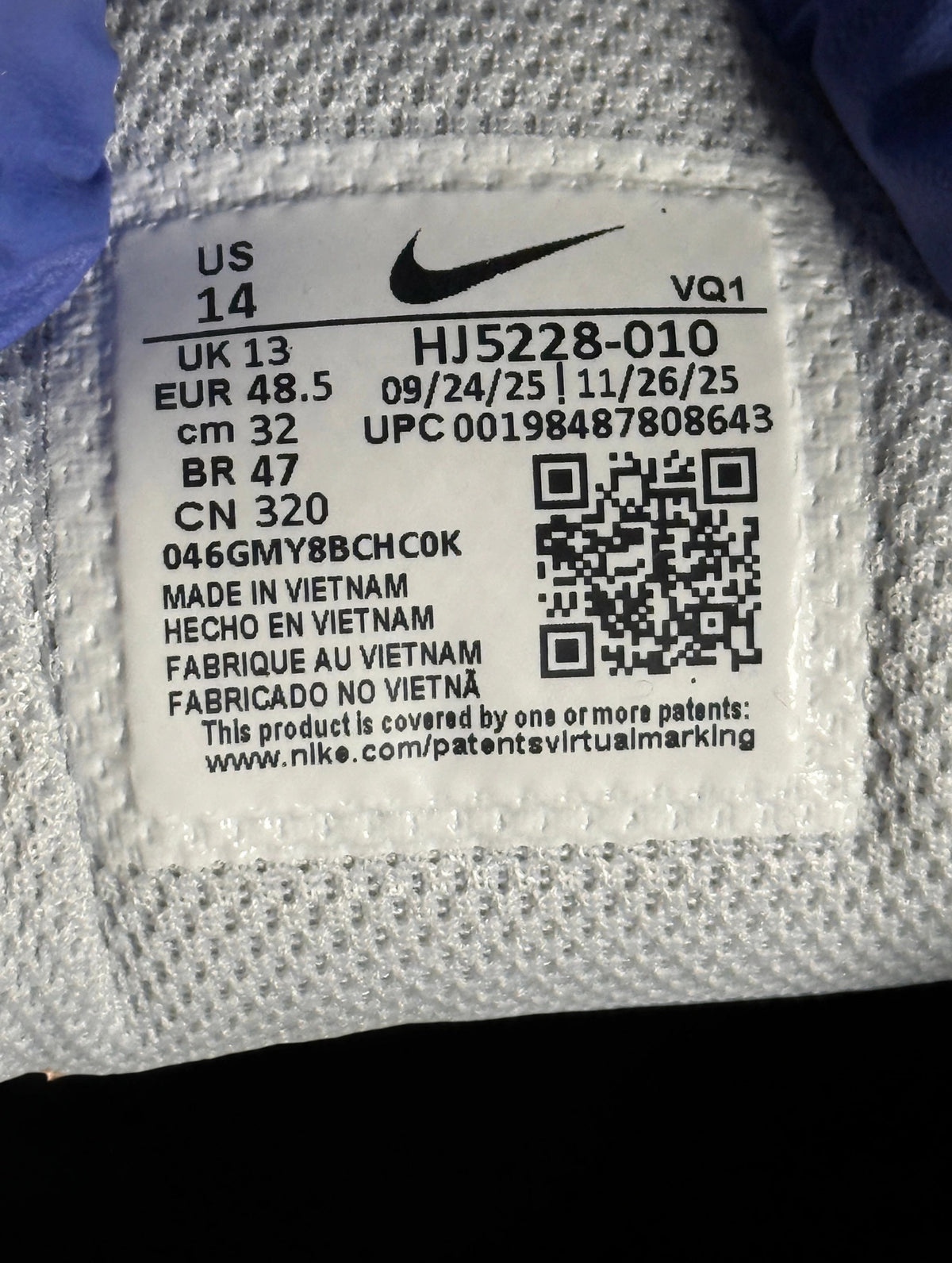 Nike V5 RNR Pure Platinum Brilliant Blue HJ5228-010 — label detail